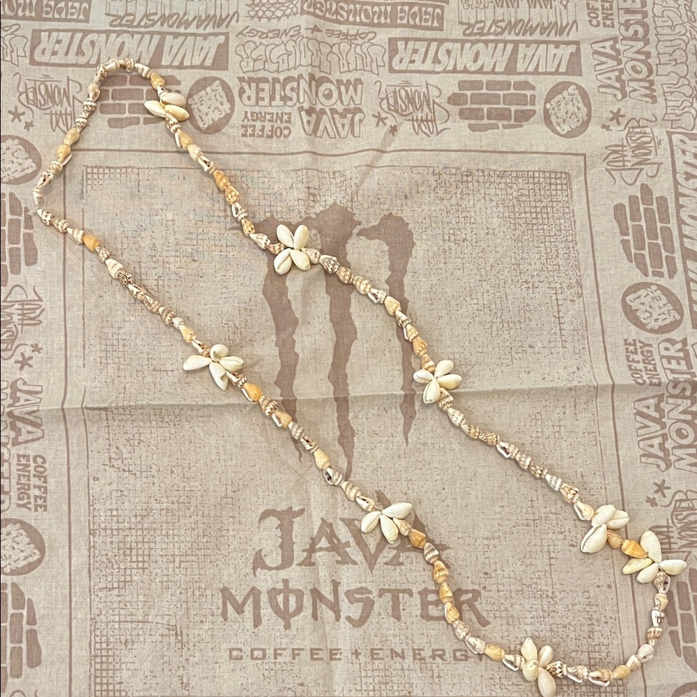 Natural Shell Flower Necklace - Picture 1 of 5